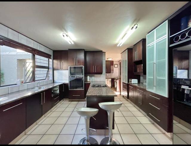 4 BEDROOM PROPERTY TO RENT IN HURLINGHAM MANOR